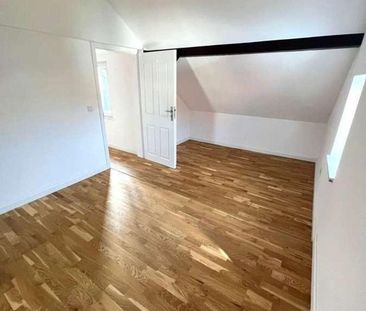 Große 5-Zimmer-Wohnung mit Balkon in der Nähe vom Phönix See zu ver... - Foto 1