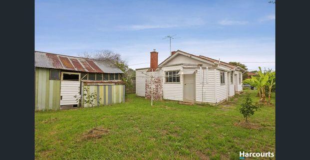 Premium Brunswick East Position with Space to Match! - Photo 1