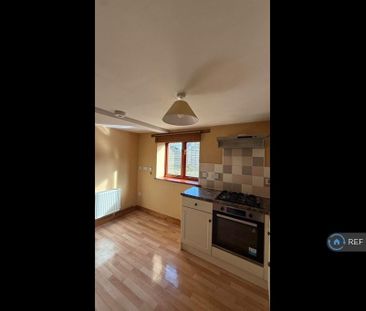 2 bedroom end of terrace house to rent - Photo 6