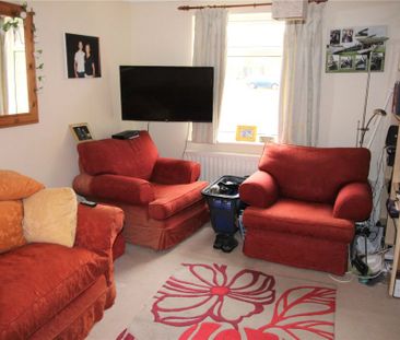 2 Bedroom House - Merlin Close, Bishops Waltham - Photo 3