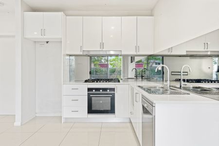 2/27 Tungarra Road, Girraween NSW 2145 - Townhouse For Rent | Domain - Photo 4