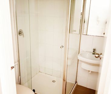 Fully Furnished studio with all you need - Six Months Lease Only! - Photo 4