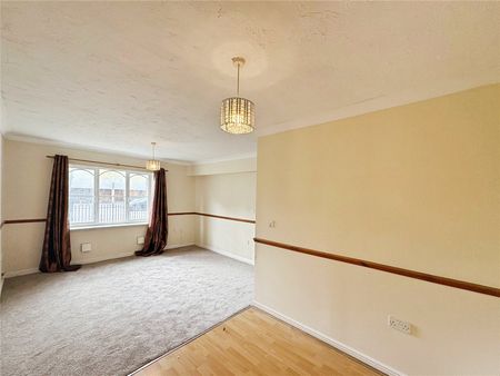 Century Court, Woking, Surrey, GU21 6DF - Photo 2