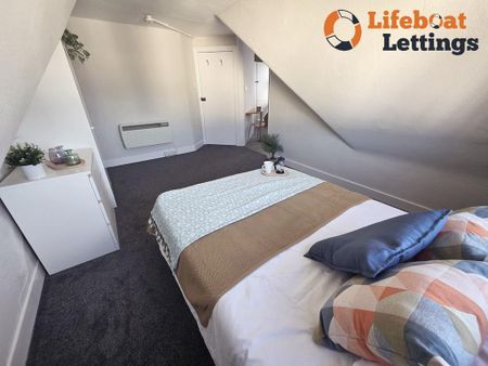 1 bedroom in a house share to rent - Photo 2