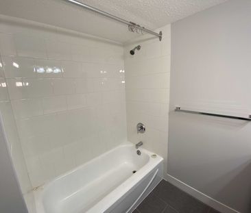 501 40 Avenue NW, Calgary - Photo 1