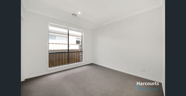 Modern Family Home in Prime Werribee Location!! - Photo 1