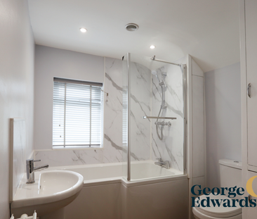 2 bedroom terraced house to rent - Photo 4