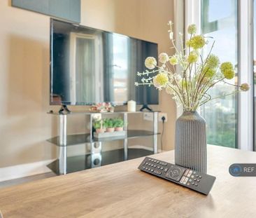 2 bedroom flat to rent - Photo 6