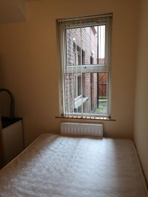 Unit 1, 95 University Avenue, Belfast, BT7 1GX - Photo 1