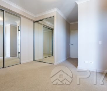 Spacious 2 Bedrooms Apartment In Prime Location For Lease!! - Photo 2