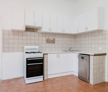 Spacious Character Home in the heart of Neutral Bay - Photo 2