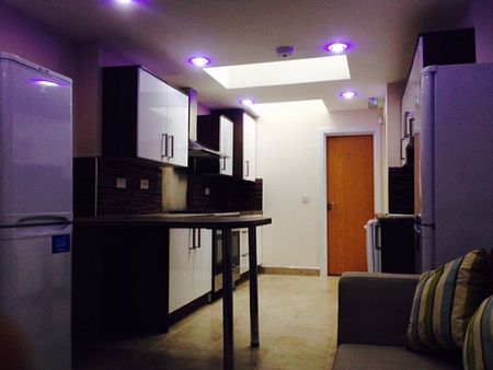 6 Bed With 6 En-suites George Road £115 PPPW - Photo 4