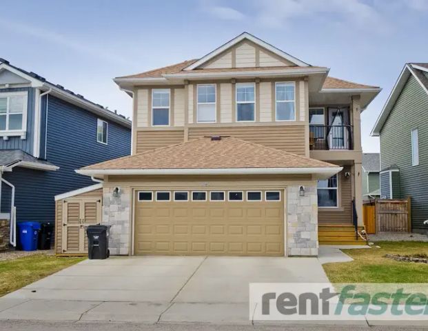 2 STORIE | ATTACHED OVERSIZE DOUBLE CAR GARAGE | 3 BED ROOM SPACIOUS 2285 SQ FT | 242 Auburn Glen Drive SE, Calgary - Photo 1