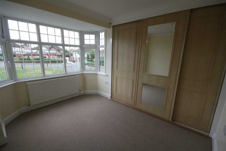 Walton Avenue, Harrow - Photo 3