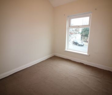2 Bedroom Mid Terraced House - Photo 3