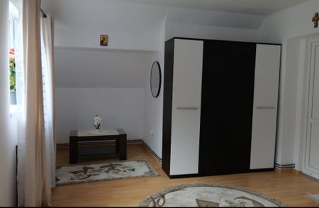 Garsoniera spre inchiriere - Photo 4