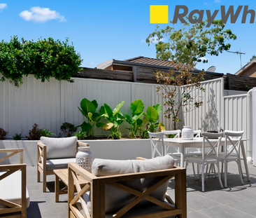 Modern 3-Bedroom Townhouse in Woolooware - Photo 5