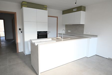 RUIM & SUBLIEM appartement met AUTOSTAANPLAATS nabij centrum Sint-Kruis - Photo 5