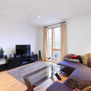 1 bedroom flat in Clapham - Photo 2