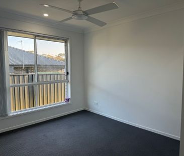 Stunning Modern Family Home - Photo 5