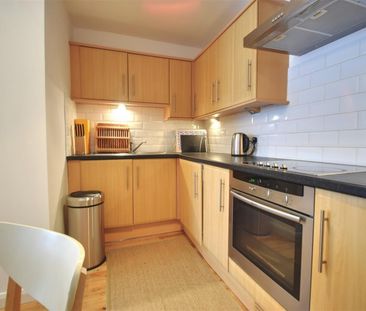 CLOSE TO WATFORD HOSPITAL - Photo 5