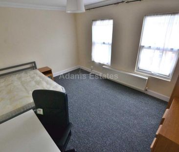4 bedroom terraced house to rent - Photo 2