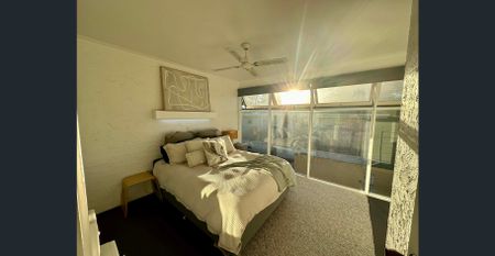 Convenient Coastal Living in the Heart of Surfers Paradise! - Photo 4