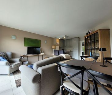 Lichtrijk appartement met garage box - Photo 5