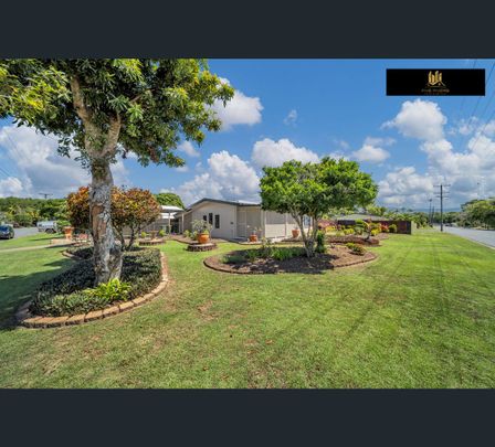 41 Maple St, Holloways Beach, Qld 4878 - Photo 1