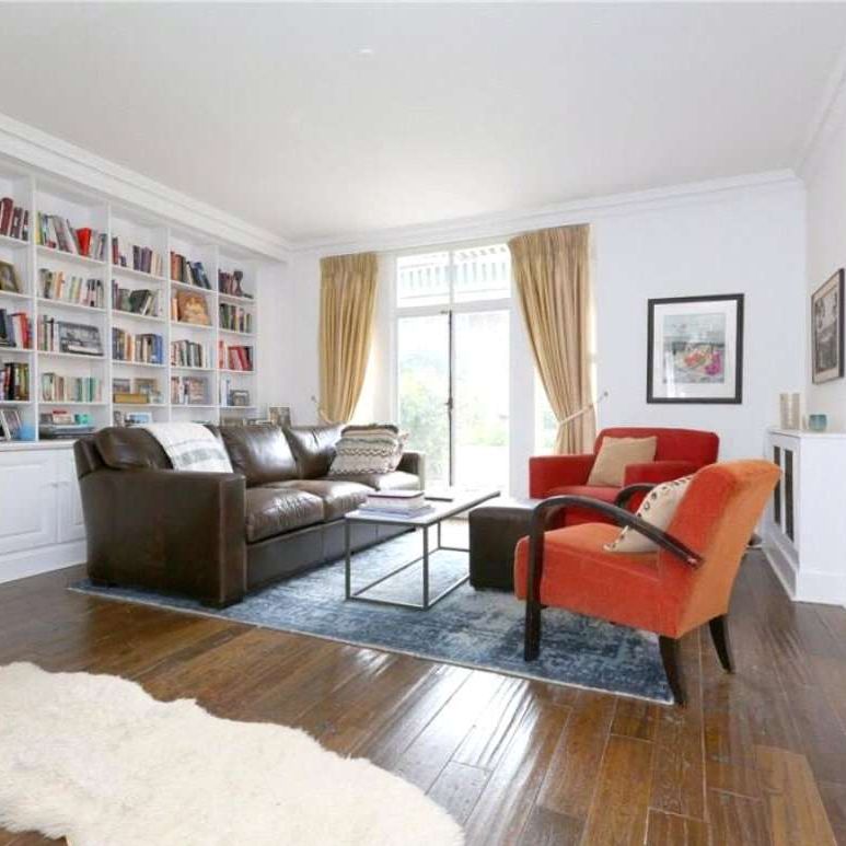 An elegant four bedroom apartment positioned on Bryanston Square, one of Marylebone's most sought-after garden squares. - Photo 1