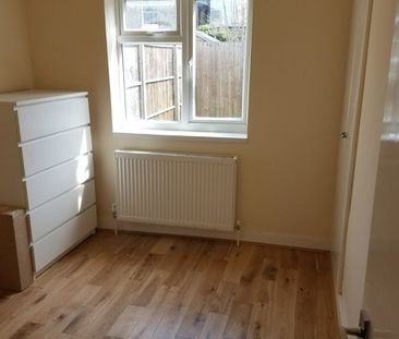 3 Bed Flat, Hichisson Road, SE15 - Photo 3