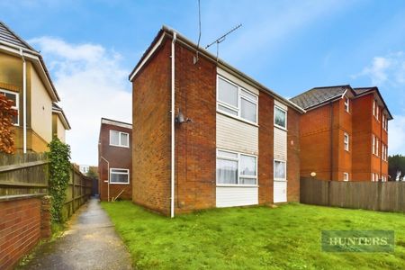 1 bedroom Flat To Let - Photo 4