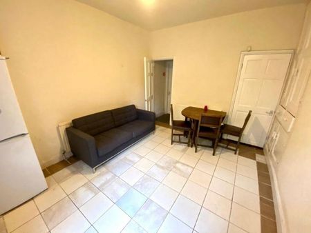 3 bedroom house share to rent - Photo 2
