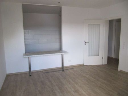 Renovierte 2‑Zimmerwohnung mit Balkon in der Mannheimer Straße – ab sofort frei - Foto 4