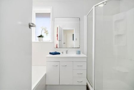 Warm Family Home in Forrest Hill Area - Photo 4