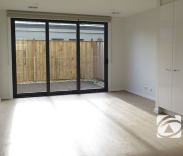 MODERN, COMFORTABLE & CONVENIENT LIVING - Photo 2