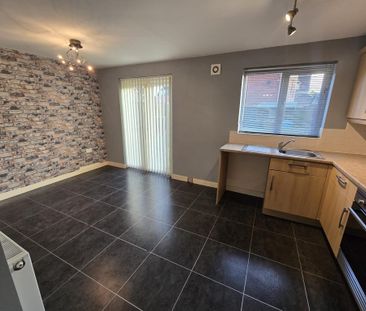 3 bedroom terraced house to rent - Photo 2