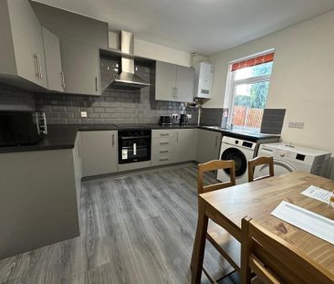 5 bedroom house of multiple occupation to rent - Photo 1
