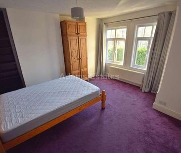 Reading Road, Woodley, RG5 - Photo 6