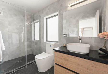 Modern Family Living With Space, Comfort & Style - Photo 5