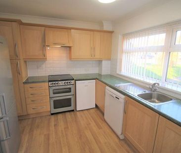 3 bedroom semi-detached house to rent - Photo 6