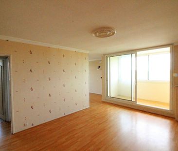 Location Appartement 4 pièces 75m² ST PIERRE DES CORPS 37700 - Photo 2
