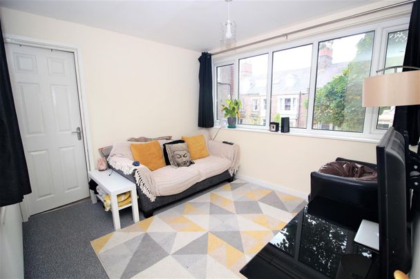 2 bedroom Student Maisonette to rent in Otterburn Villas, Newcastle Upon Tyne - Photo 1