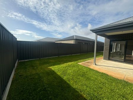 Brand New Family Home in Munno Para - Photo 2