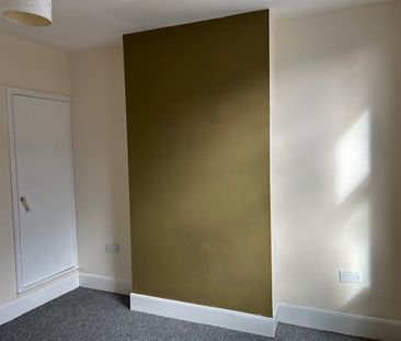 3 Bed End Terrace, Montague Road, LE2 - Photo 2