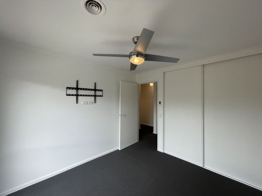 Modern & Freshly Updated 2 Bedroom Unit - Photo 1