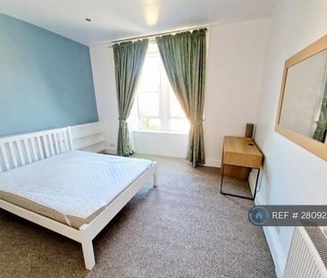 1 bedroom in a flat share to rent - Photo 5