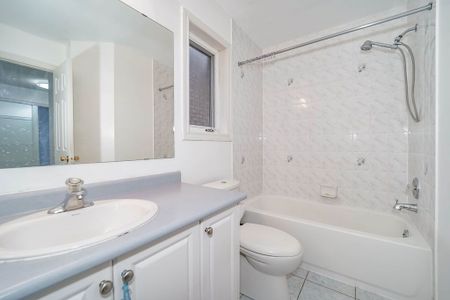 For Lease - 5 Forest Valley Road, Markham, Ontario - Photo 5