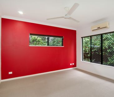SPACIOUS FAMILY HOME IN SOUGHT AFTER LOCATION! - Photo 3