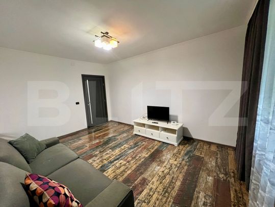 Apartament cu 2 camere, parter, centrala si AC, zona central - Photo 1